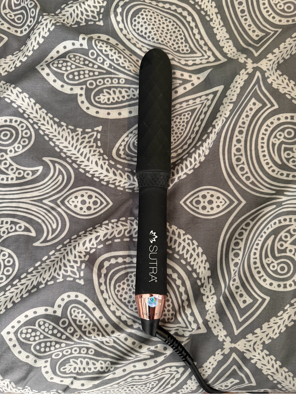 Sutra Black Ceramic Hair Wand - Sleek Styling Curling Iron